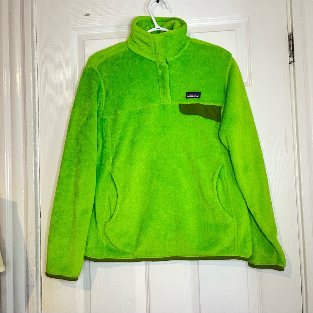 Green Patagonia fleece sweater medium for women